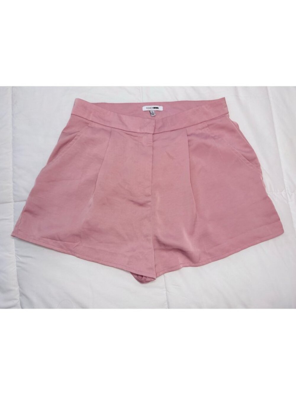 Fashion Nova - Pink Pleated Satin Shorts - Mid-Rise/High-Rise - Medium (M)